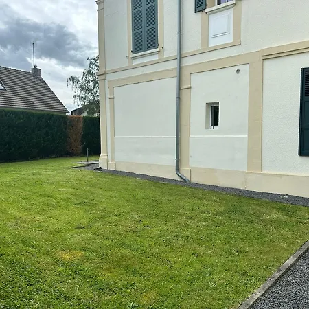 Renove En Rez-de-jardin, Proche Centre, 2 Pieces, 4 Pers., Equipements Modernes, - Fr-1-487-309 *